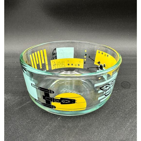 Pyrex Star Wars 2 piece Set 7200 4.75", 7211 8" x 6" - Picture 6 of 12